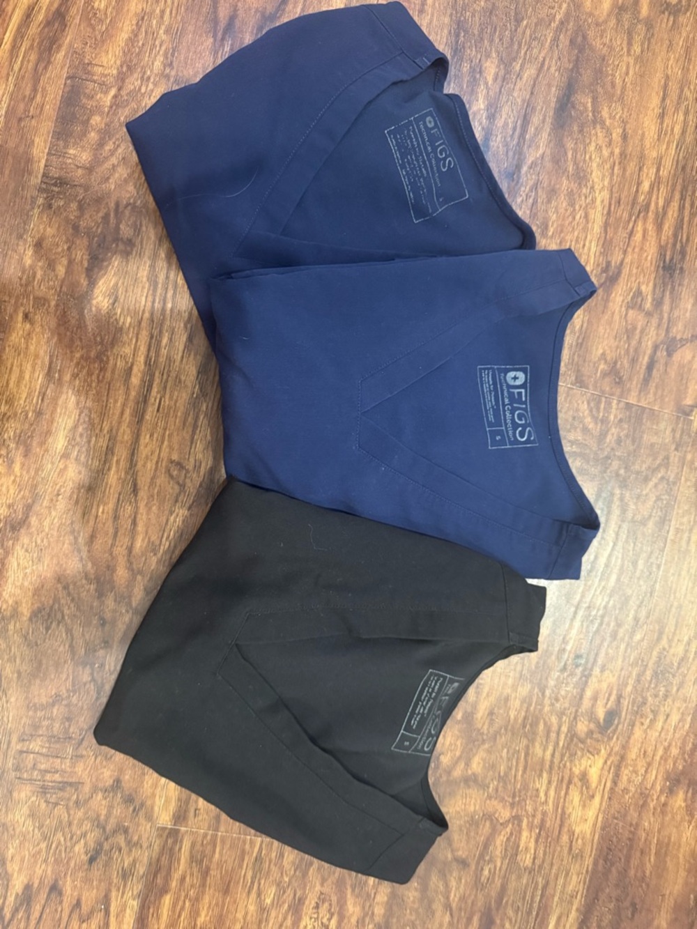 3 Figs Women Tops — Navy and Black V-Neck Scrub Tops size S